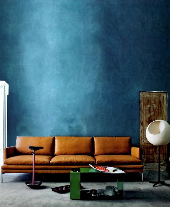 decoração, deslineada, azul, design, sofá, couro, marrom, parede, sala de estar